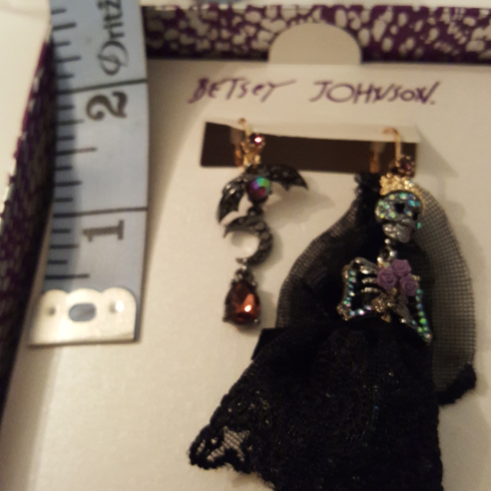 Betsy Johnson Skeleton Bride and Bat - Picture 4 of 4